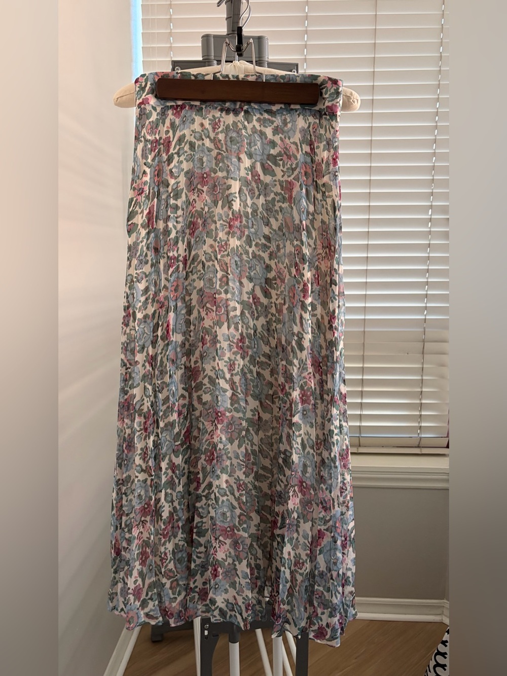 SÉZANE Pleated Maxi Skirt Size 34